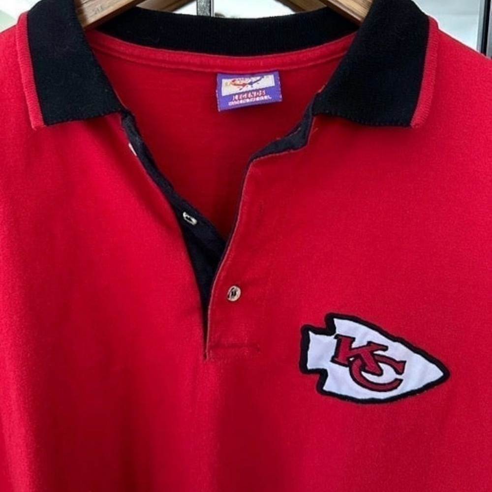 KC Chiefs Short Sleeve Shirt. (Men’s L)

Legends Brand Shirt in Great Condition.